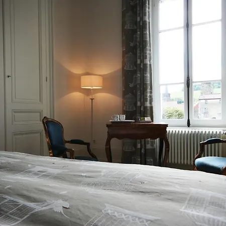 Le Clos Des Noyers לינה וארוחת בוקר 3*