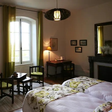 לינה וארוחת בוקר Le Clos Des Noyers 3*