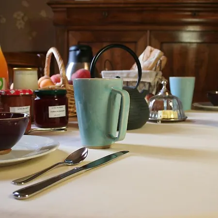 לינה וארוחת בוקר Le Clos Des Noyers