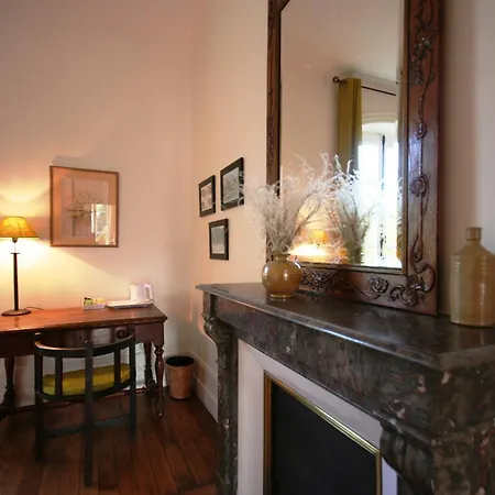 לינה וארוחת בוקר Le Clos Des Noyers Combronde